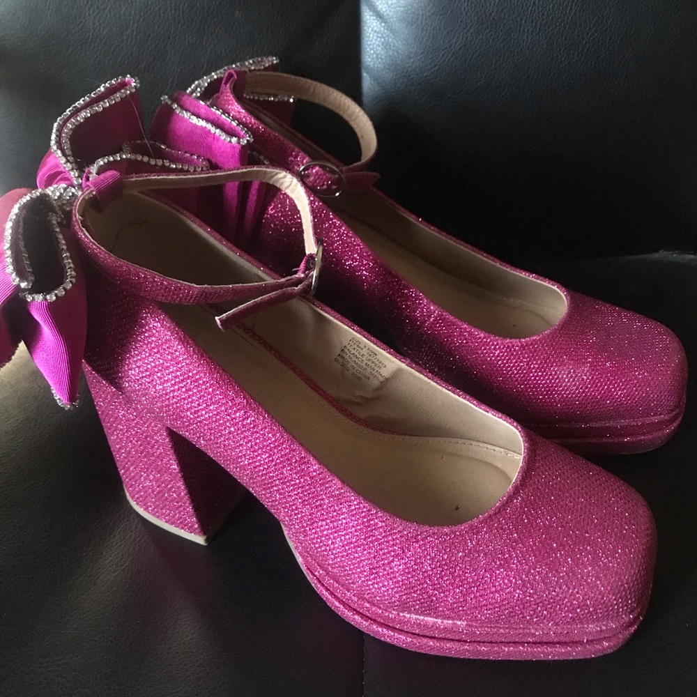 Limited Edition Torrid Betsey Johnson 4” heel shoes. Size 9.5WW